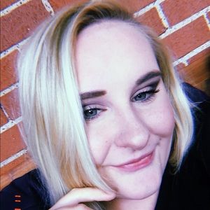 Meet your Posher, Addie